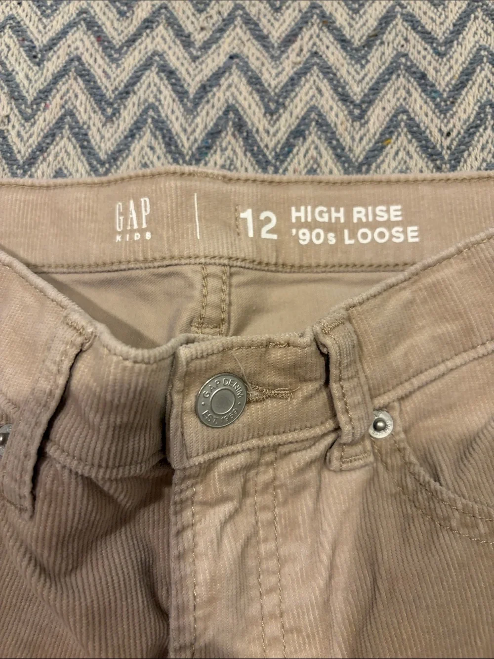 GAP High-Rise '90s Loose Corduroy Pants in Taupe